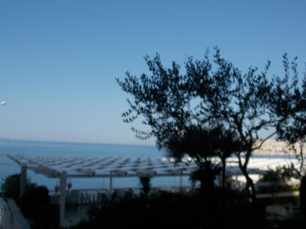 Hotel Erdano Sarandë 外观 照片